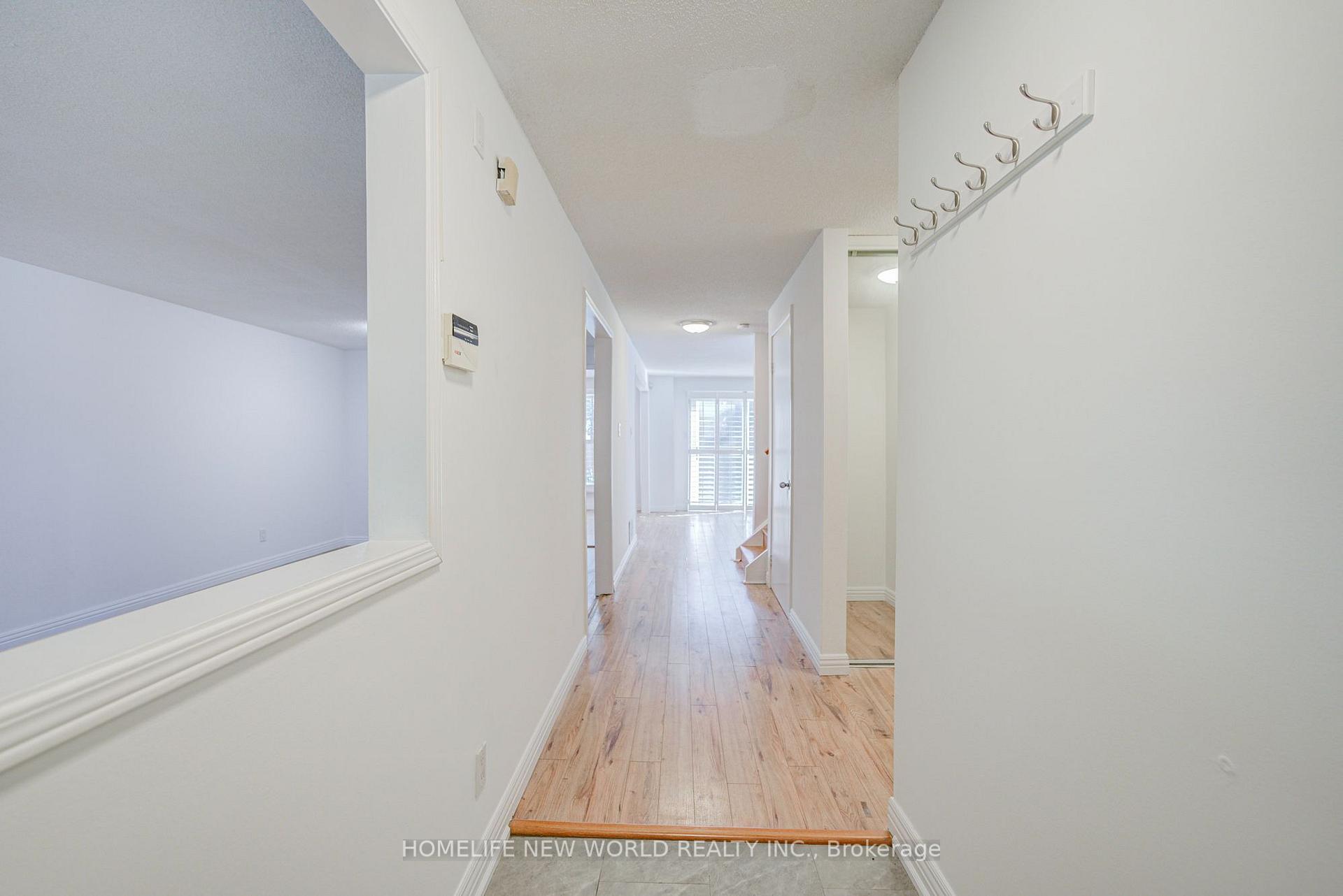 Photo 7 of 102 Madsen Crescent, Markham, Markville — HOMEH