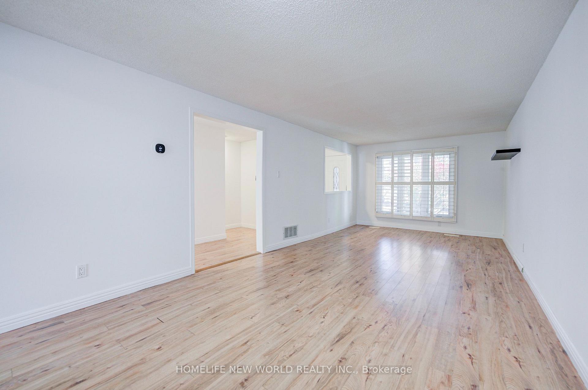 Photo 11 of 102 Madsen Crescent, Markham, Markville — HOMEH