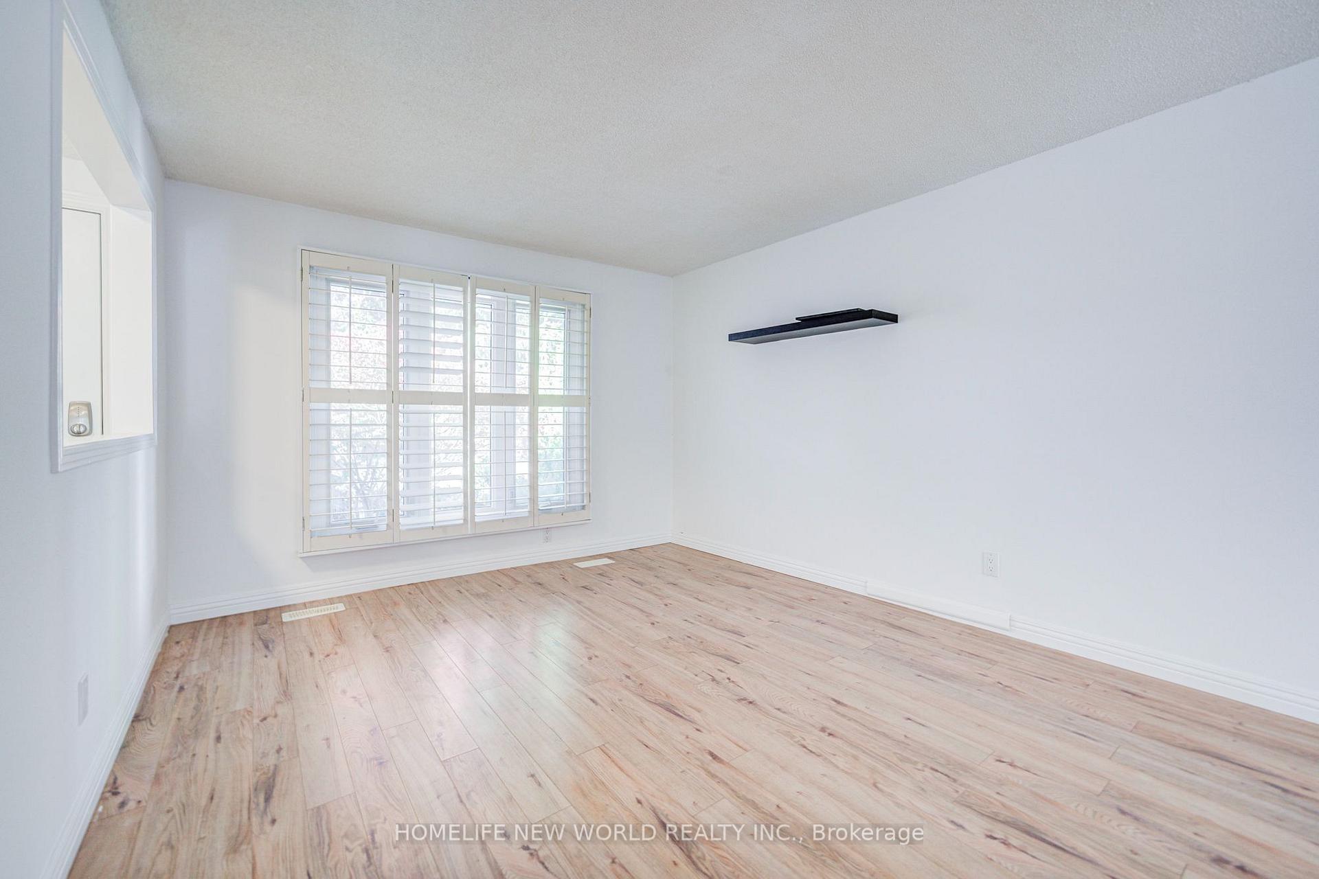 Photo 12 of 102 Madsen Crescent, Markham, Markville — HOMEH