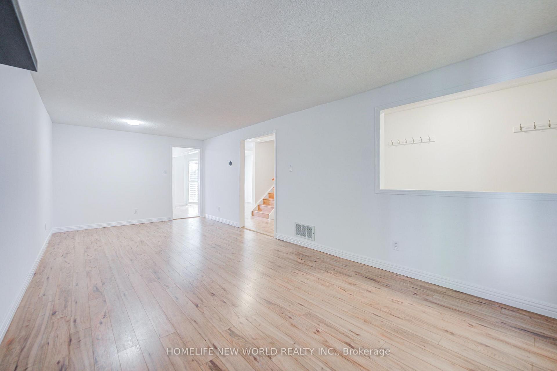 Photo 14 of 102 Madsen Crescent, Markham, Markville — HOMEH
