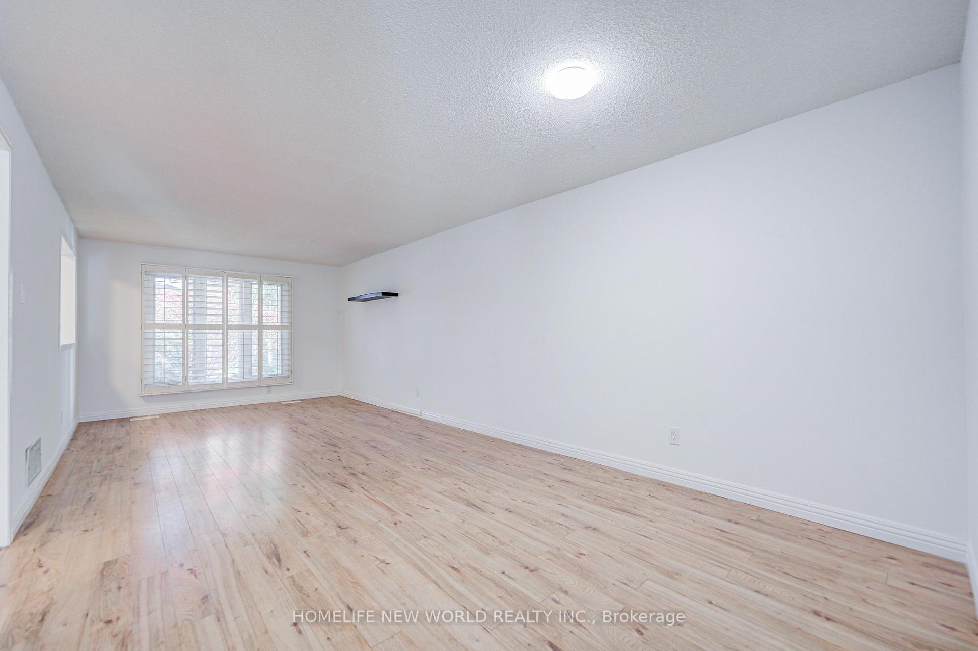 Photo 16 of 102 Madsen Crescent, Markham, Markville — HOMEH