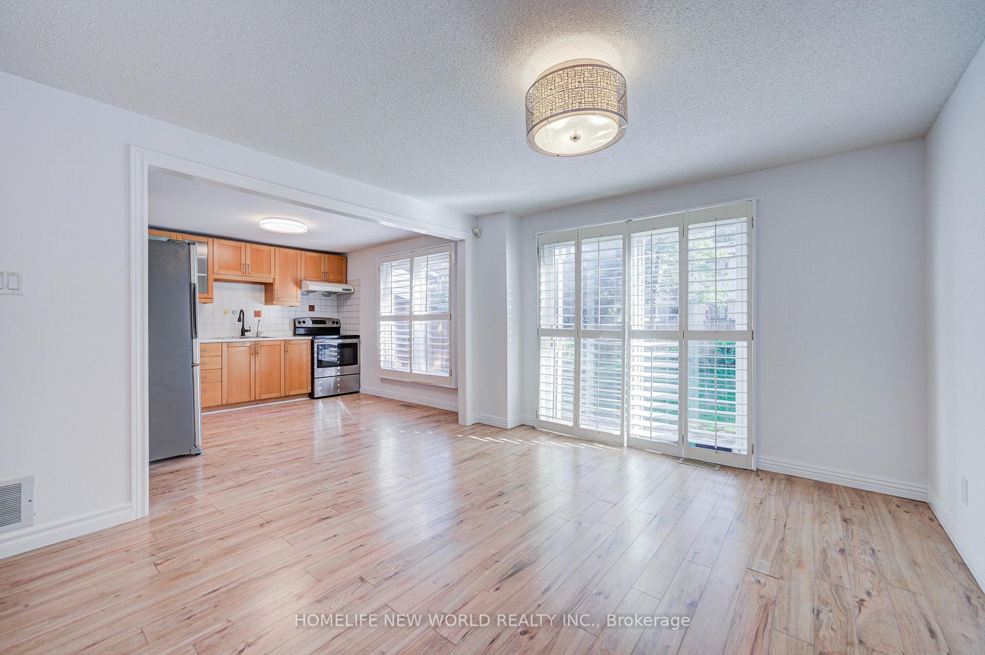 Photo 17 of 102 Madsen Crescent, Markham, Markville — HOMEH