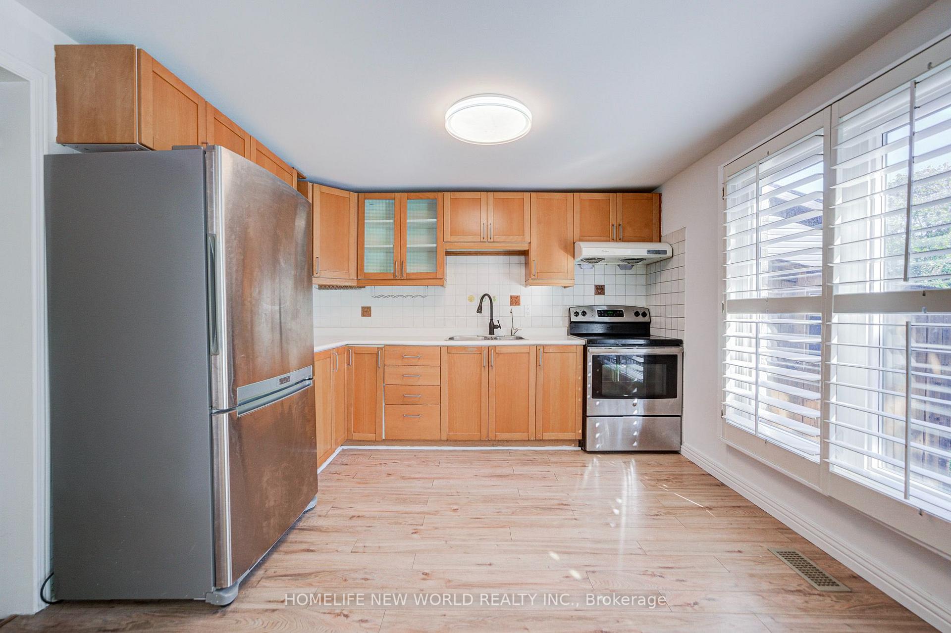 Photo 20 of 102 Madsen Crescent, Markham, Markville — HOMEH