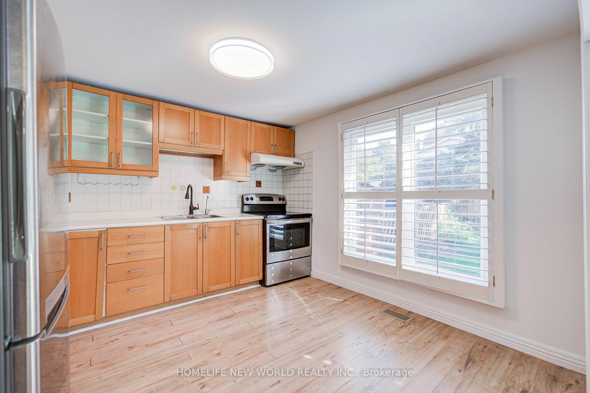 Photo 21 of 102 Madsen Crescent, Markham, Markville — HOMEH