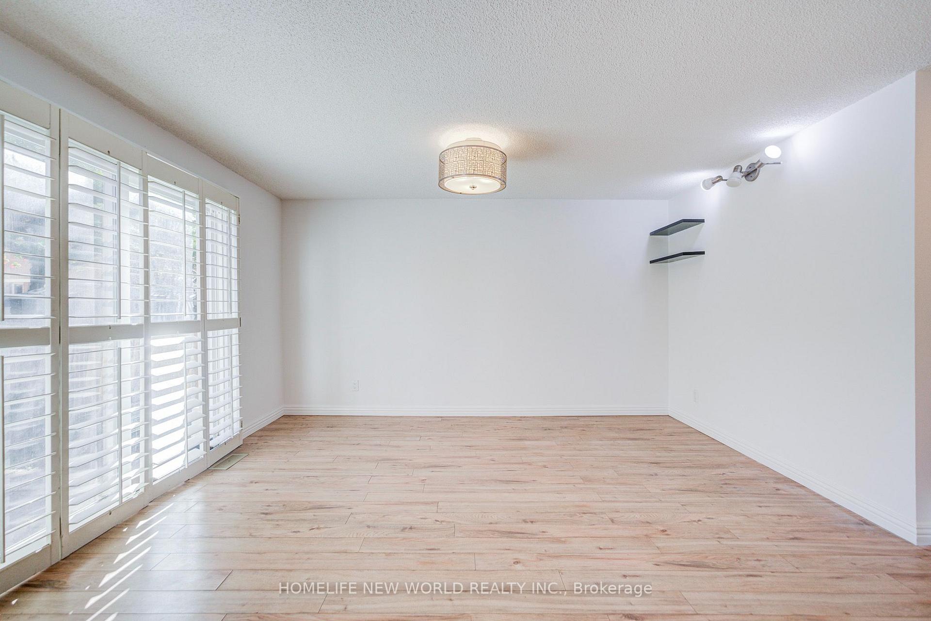 Photo 23 of 102 Madsen Crescent, Markham, Markville — HOMEH
