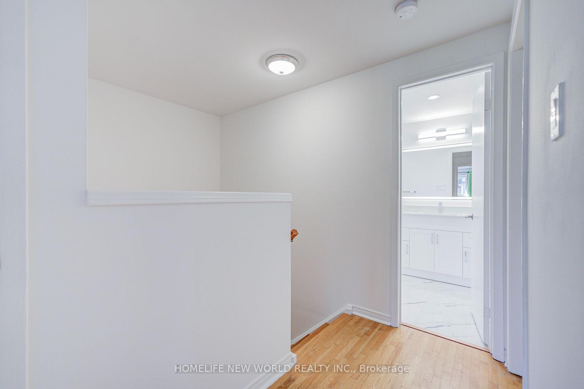 Photo 25 of 102 Madsen Crescent, Markham, Markville — HOMEH