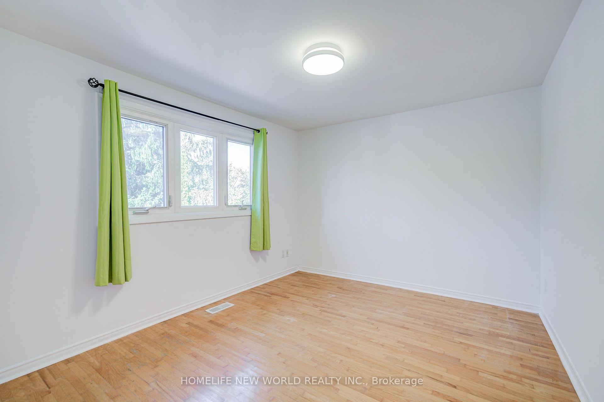 Photo 26 of 102 Madsen Crescent, Markham, Markville — HOMEH
