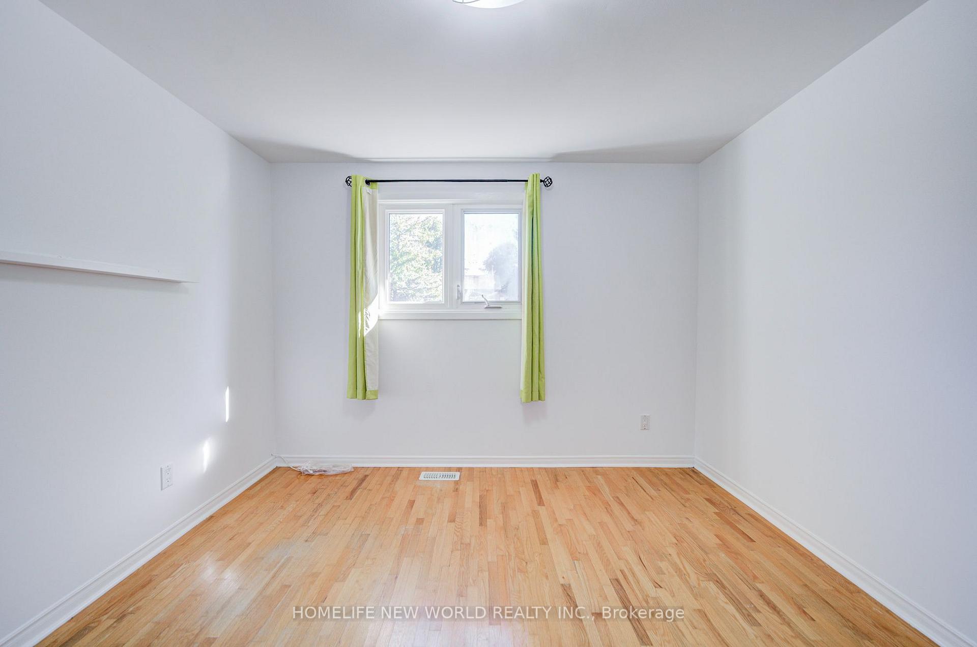 Photo 30 of 102 Madsen Crescent, Markham, Markville — HOMEH