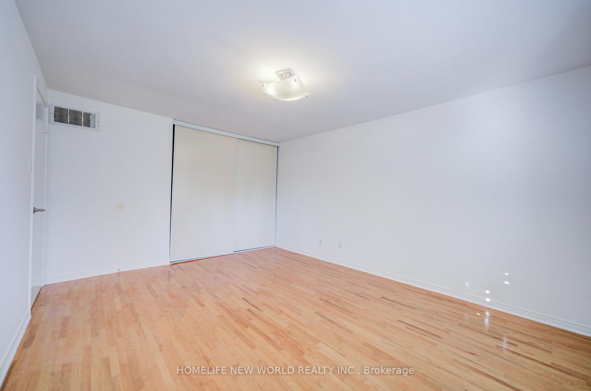Photo 35 of 102 Madsen Crescent, Markham, Markville — HOMEH