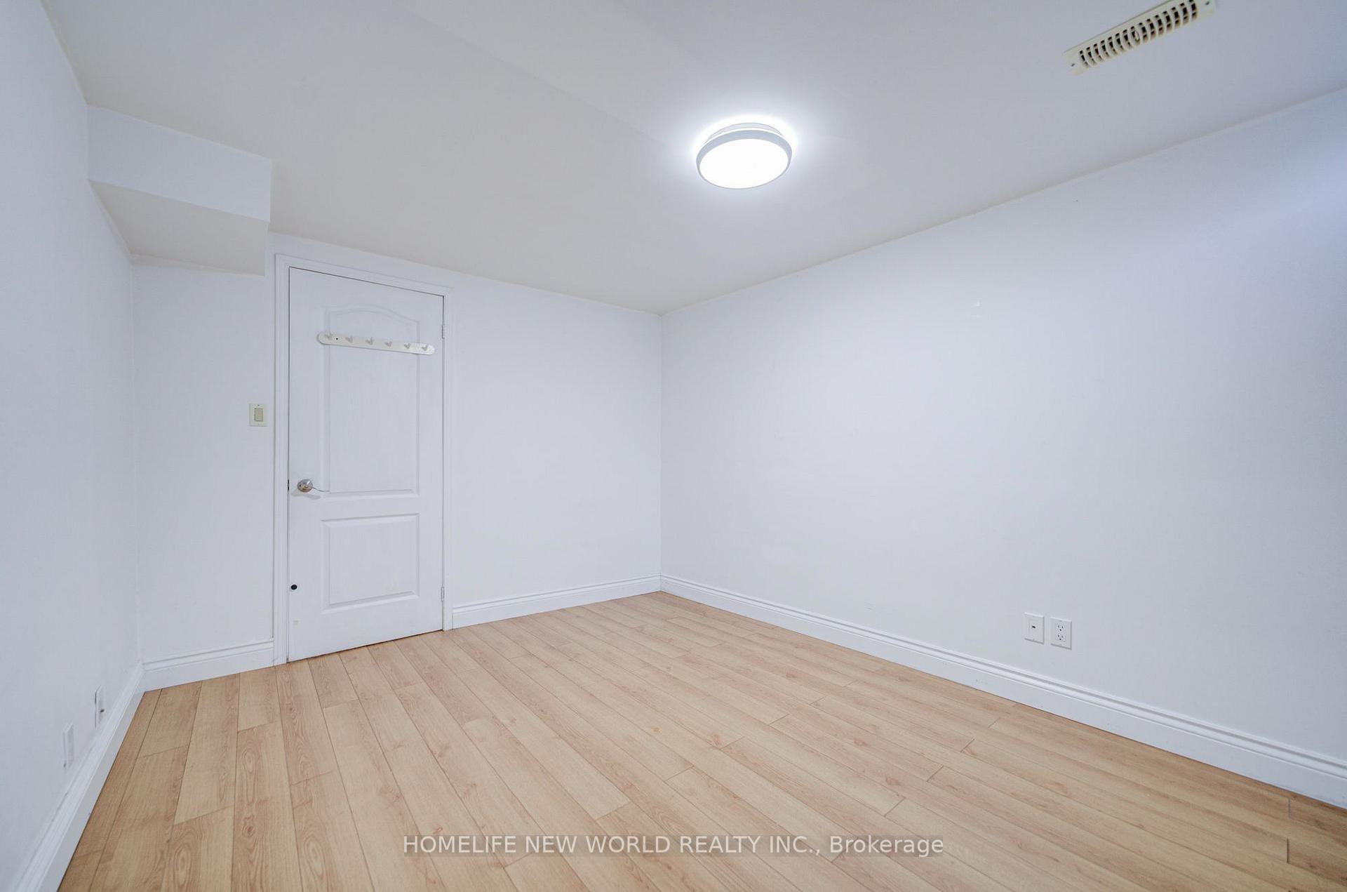 Photo 45 of 102 Madsen Crescent, Markham, Markville — HOMEH
