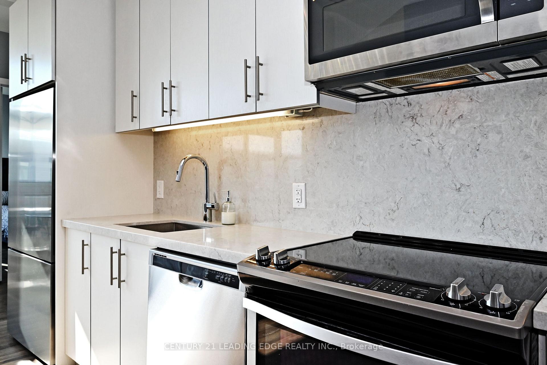 Photo 18 of Unit D431, 333 Sea Ray Avenue, Innisfil, Rural Innisfil — HOMEH