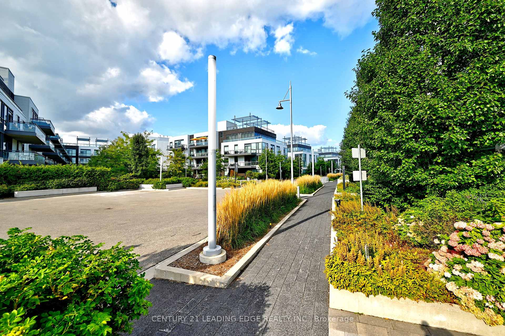 Photo 38 of Unit D431, 333 Sea Ray Avenue, Innisfil, Rural Innisfil — HOMEH