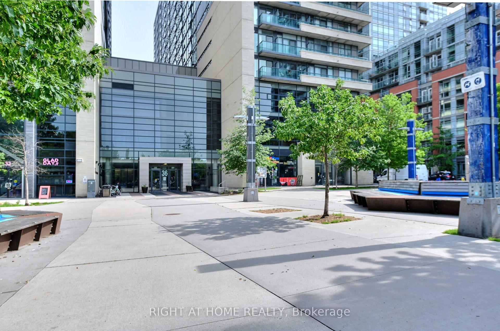 Photo 2 of Unit 1511, 36 Lisgar Street, Toronto, Little Portugal — HOMEH