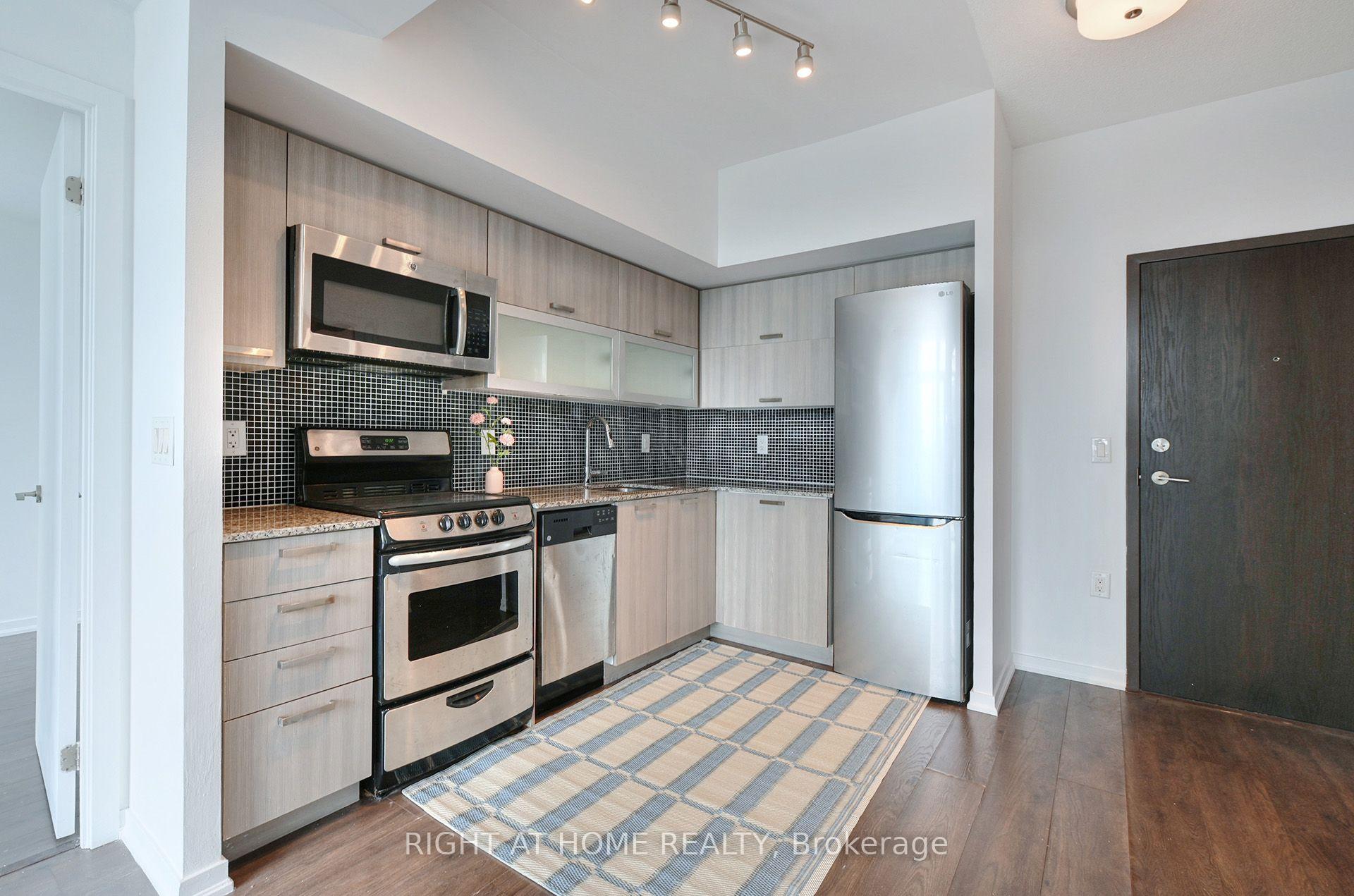 Photo 6 of Unit 1511, 36 Lisgar Street, Toronto, Little Portugal — HOMEH
