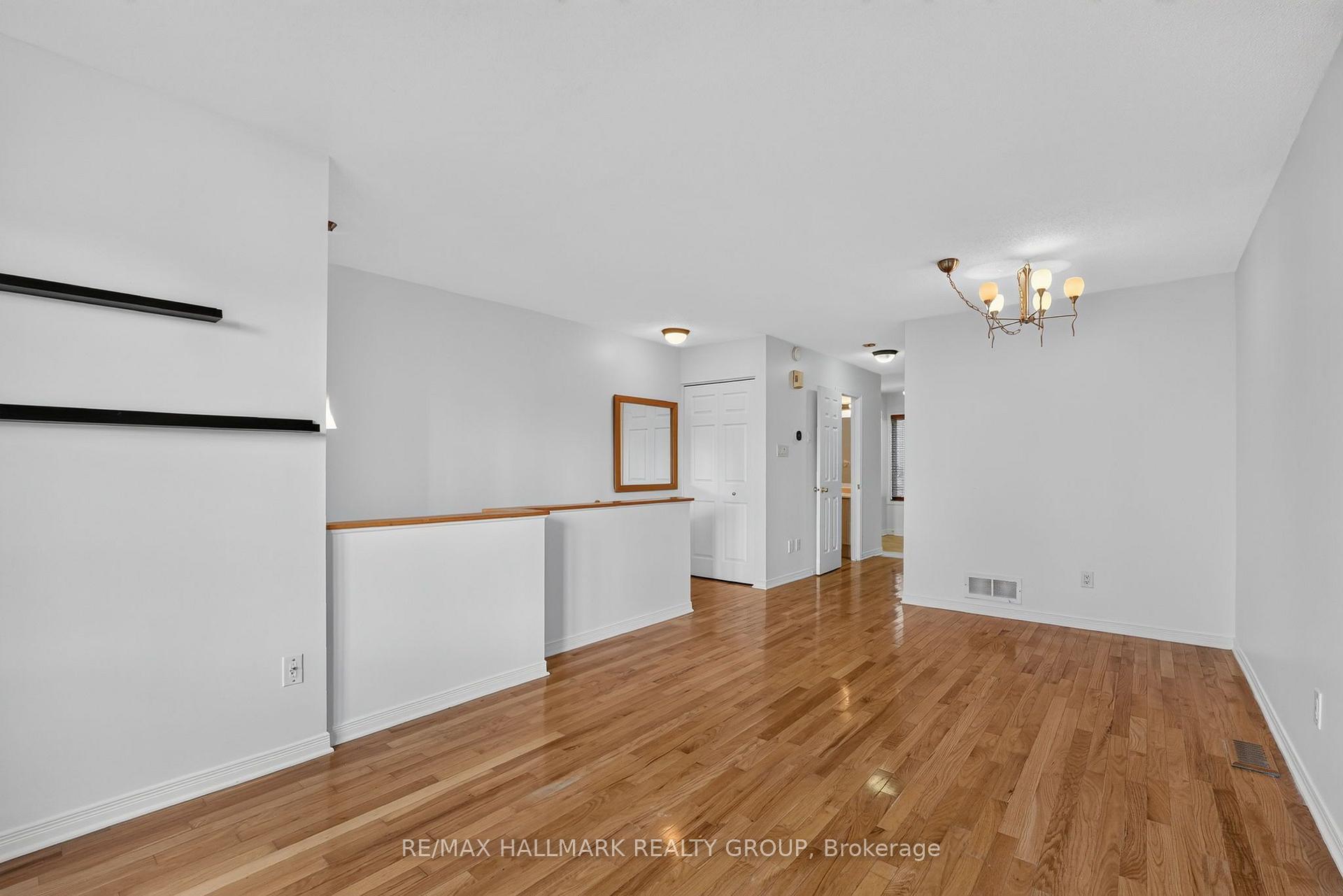 Photo 7 of 316 Gotham Private, Ottawa, Central Park — HOMEH