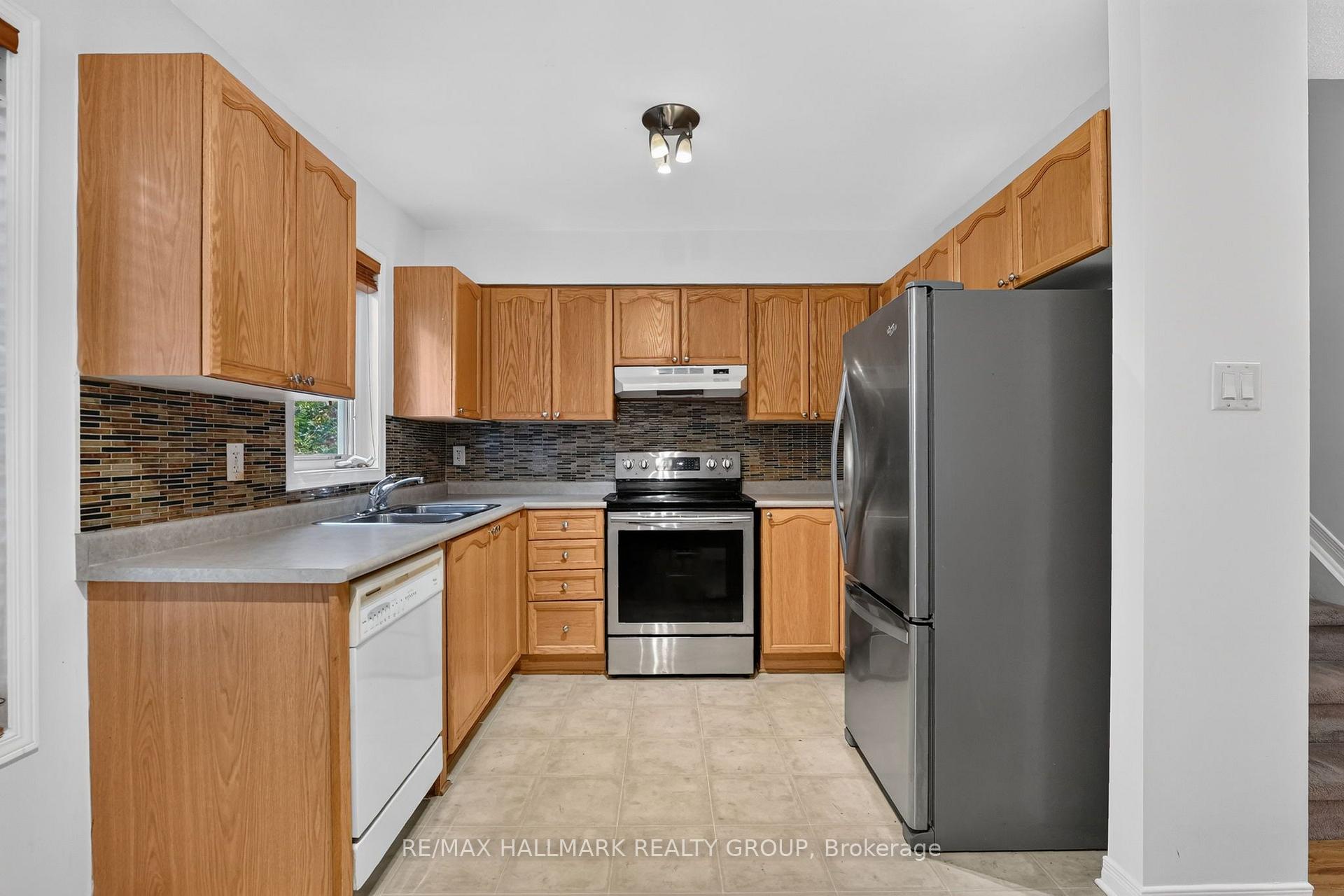 Photo 8 of 316 Gotham Private, Ottawa, Central Park — HOMEH