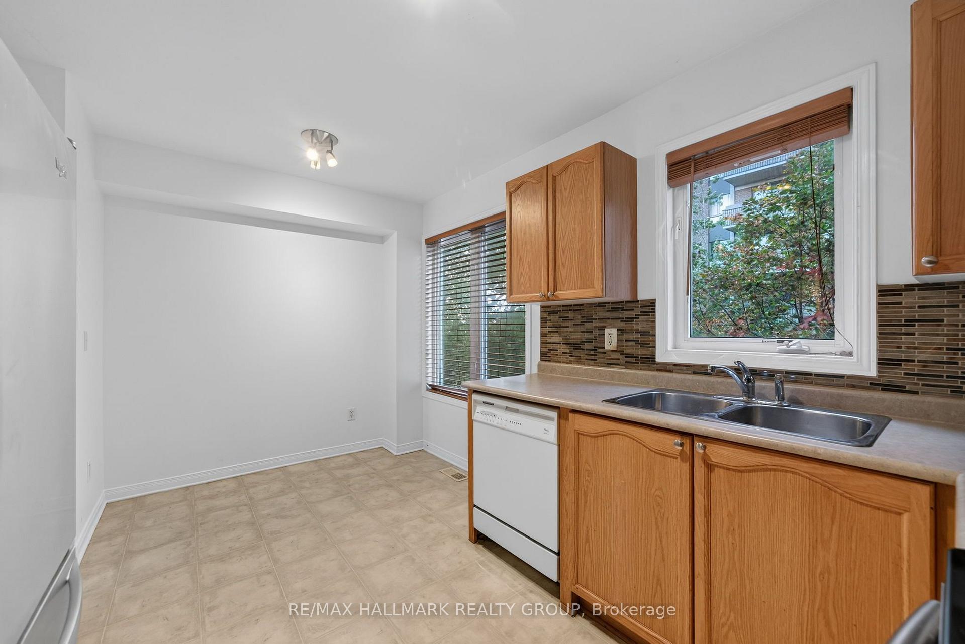 Photo 12 of 316 Gotham Private, Ottawa, Central Park — HOMEH