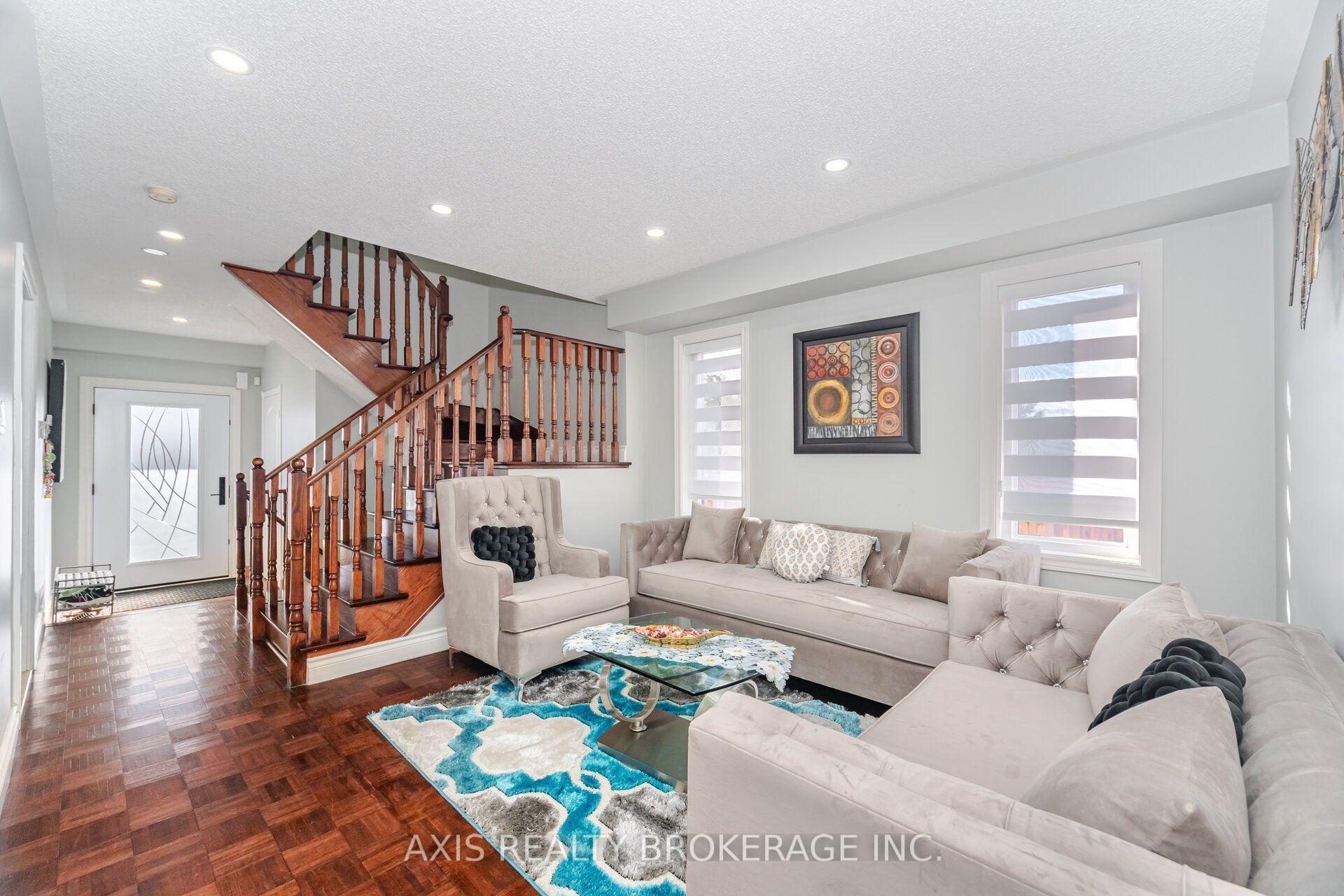 Photo 7 of 2 Queen Mary Drive, Brampton, Fletcher's Meadow — HOMEH
