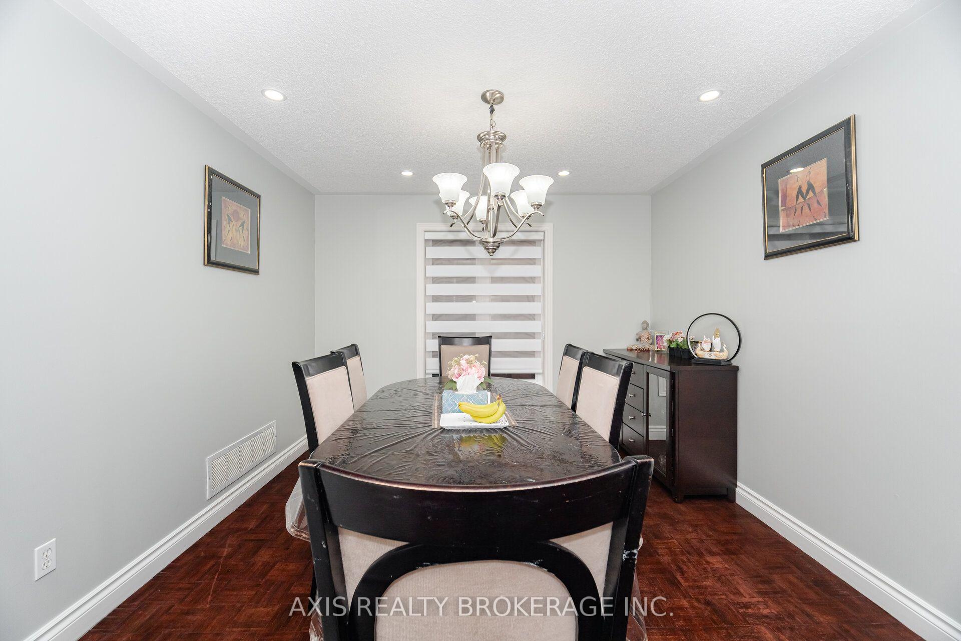Photo 10 of 2 Queen Mary Drive, Brampton, Fletcher's Meadow — HOMEH