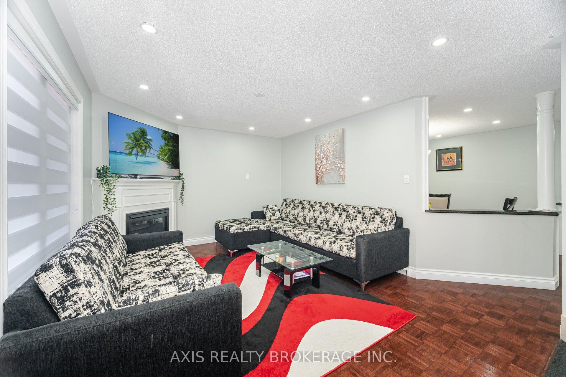 Photo 19 of 2 Queen Mary Drive, Brampton, Fletcher's Meadow — HOMEH