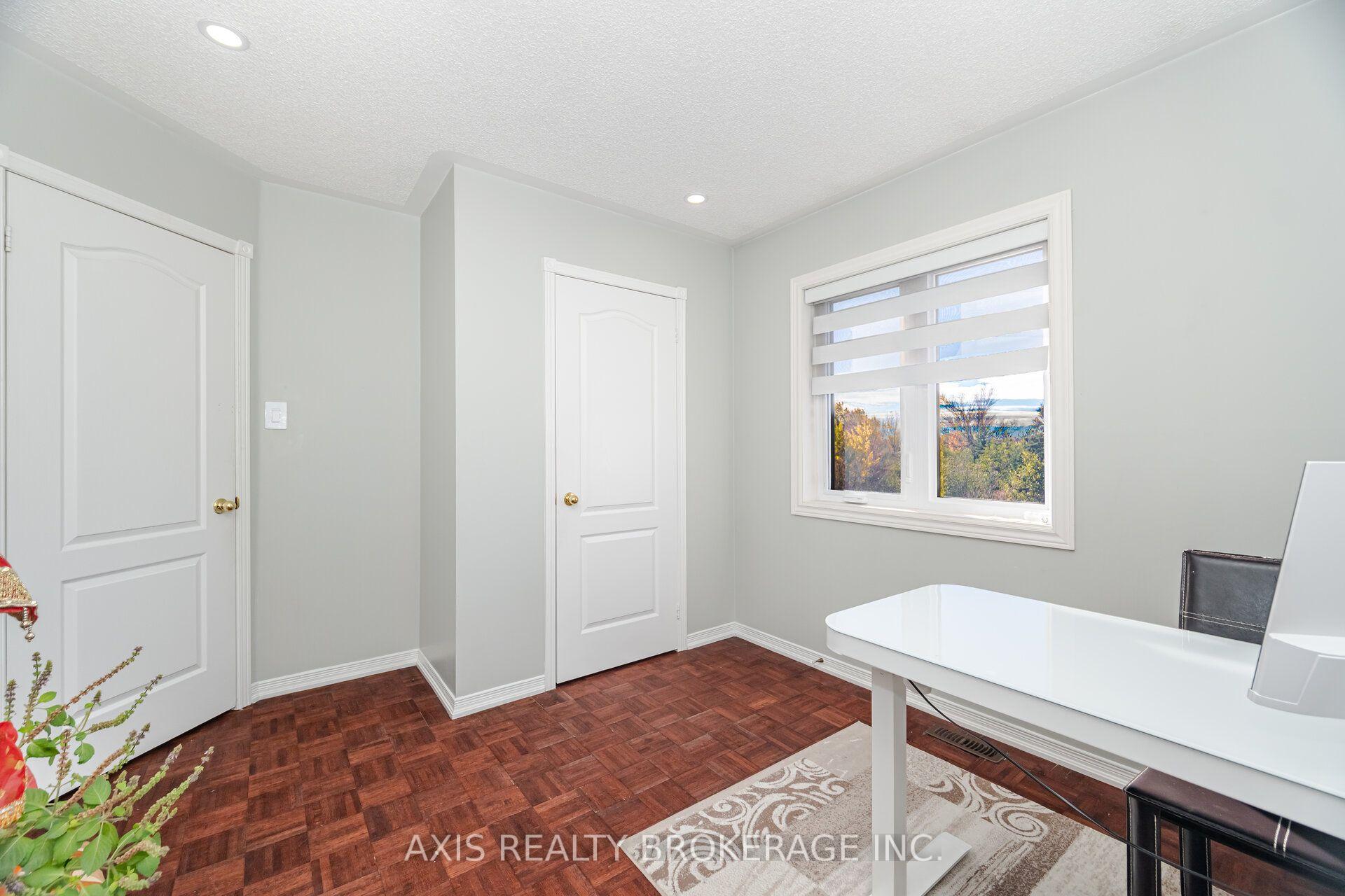 Photo 40 of 2 Queen Mary Drive, Brampton, Fletcher's Meadow — HOMEH