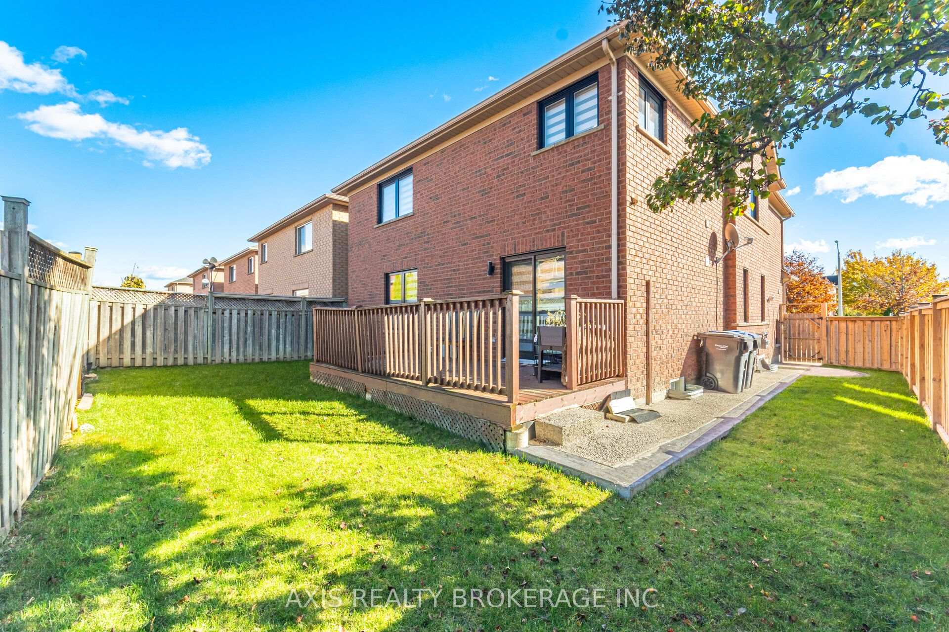 Photo 45 of 2 Queen Mary Drive, Brampton, Fletcher's Meadow — HOMEH
