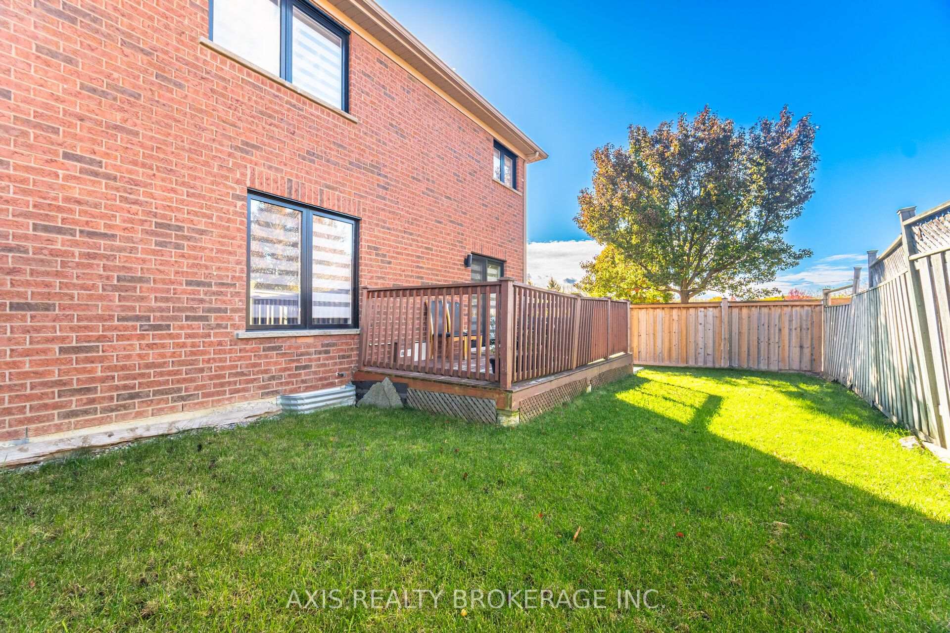 Photo 46 of 2 Queen Mary Drive, Brampton, Fletcher's Meadow — HOMEH