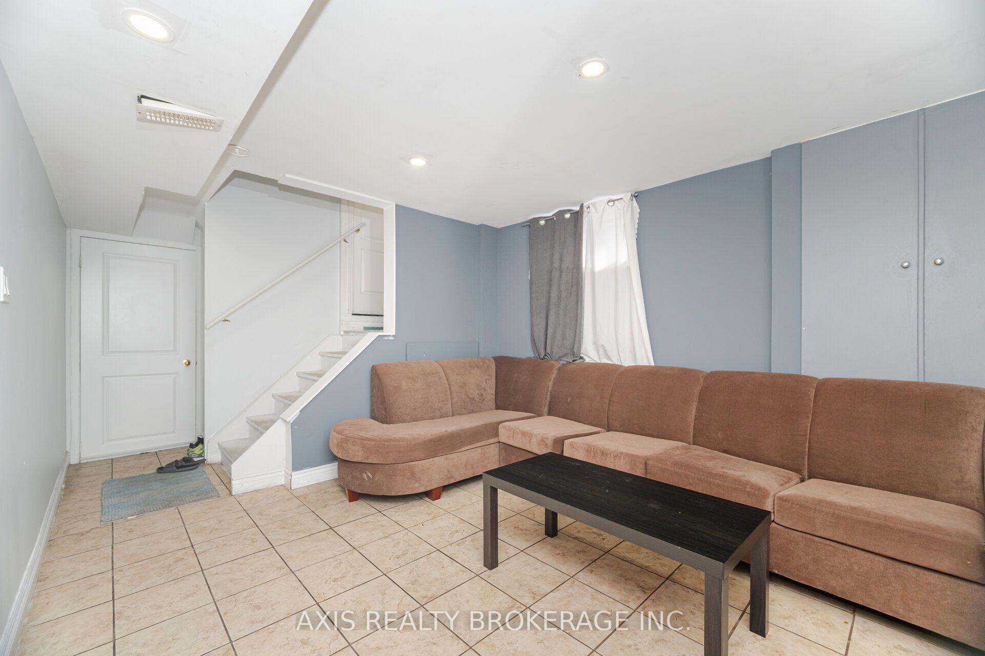Photo 48 of 2 Queen Mary Drive, Brampton, Fletcher's Meadow — HOMEH
