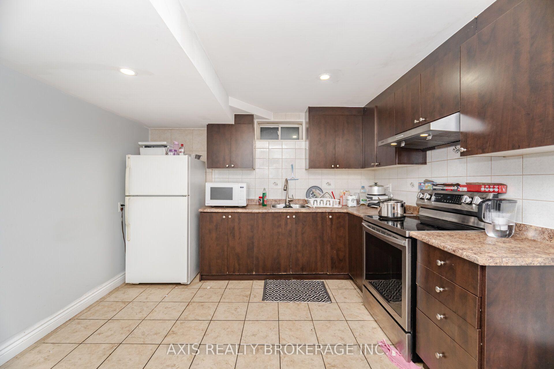Photo 49 of 2 Queen Mary Drive, Brampton, Fletcher's Meadow — HOMEH