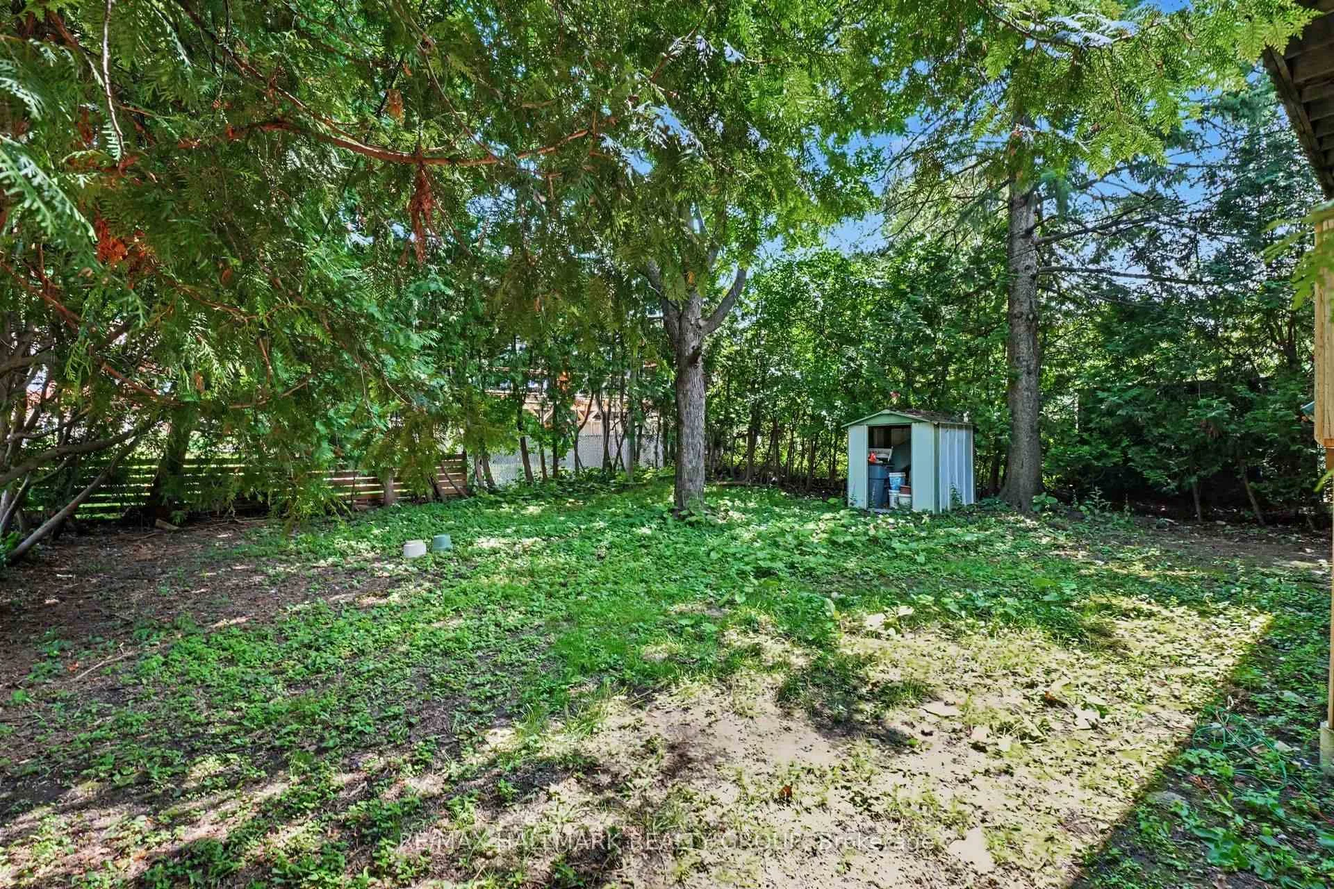 Photo 16 of Unit 2, 657 Golden Avenue, Ottawa, Laurentianview — HOMEH