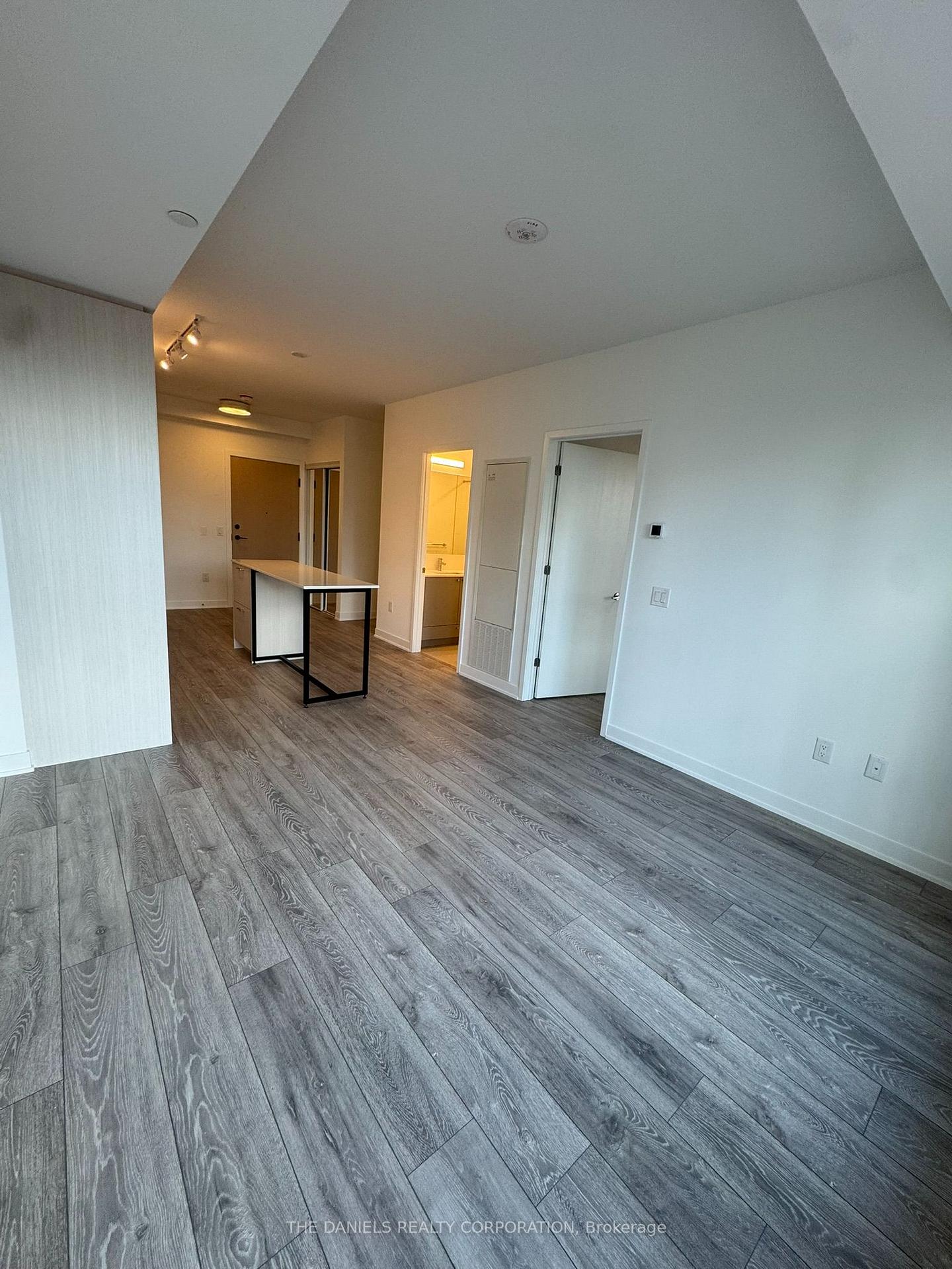 Photo 6 of Unit 411, 10 Oak Street, Toronto, Regent Park — HOMEH