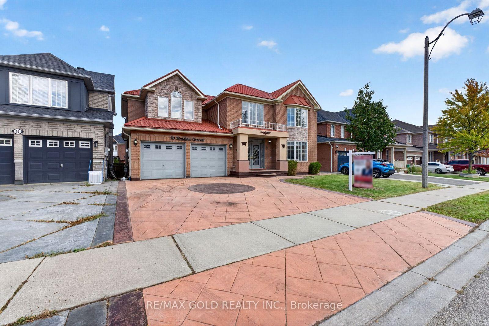 Photo 3 of 70 Maldives Crescent, Brampton, Vales of Castlemore — HOMEH