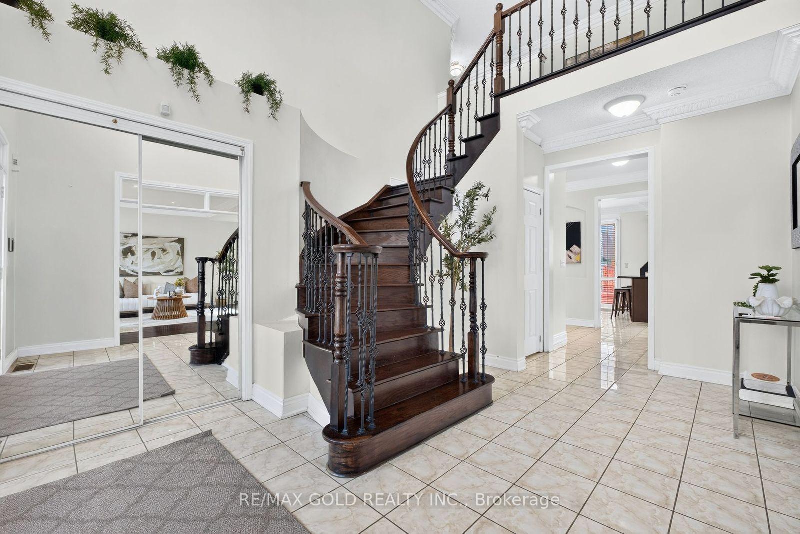 Photo 4 of 70 Maldives Crescent, Brampton, Vales of Castlemore — HOMEH