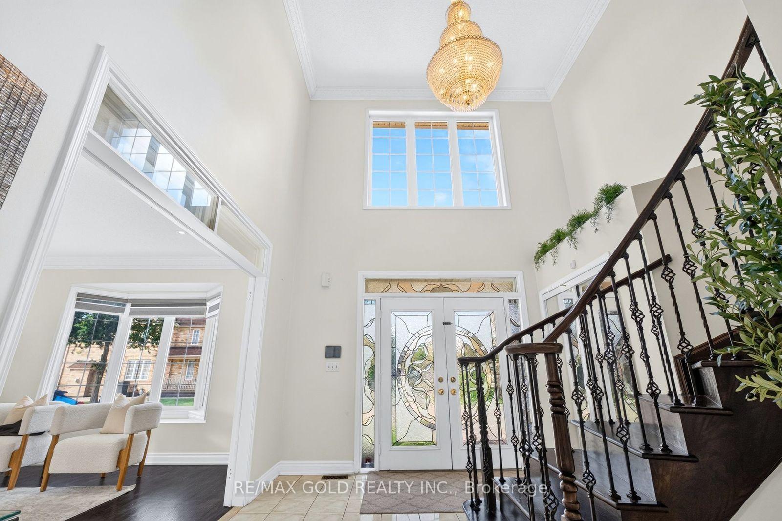 Photo 5 of 70 Maldives Crescent, Brampton, Vales of Castlemore — HOMEH