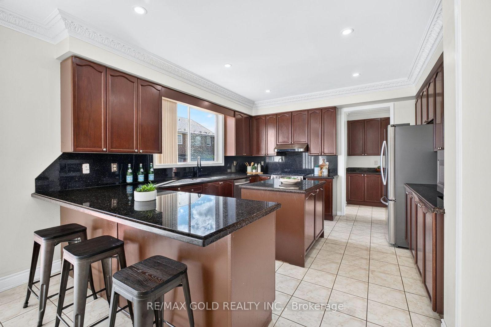 Photo 12 of 70 Maldives Crescent, Brampton, Vales of Castlemore — HOMEH