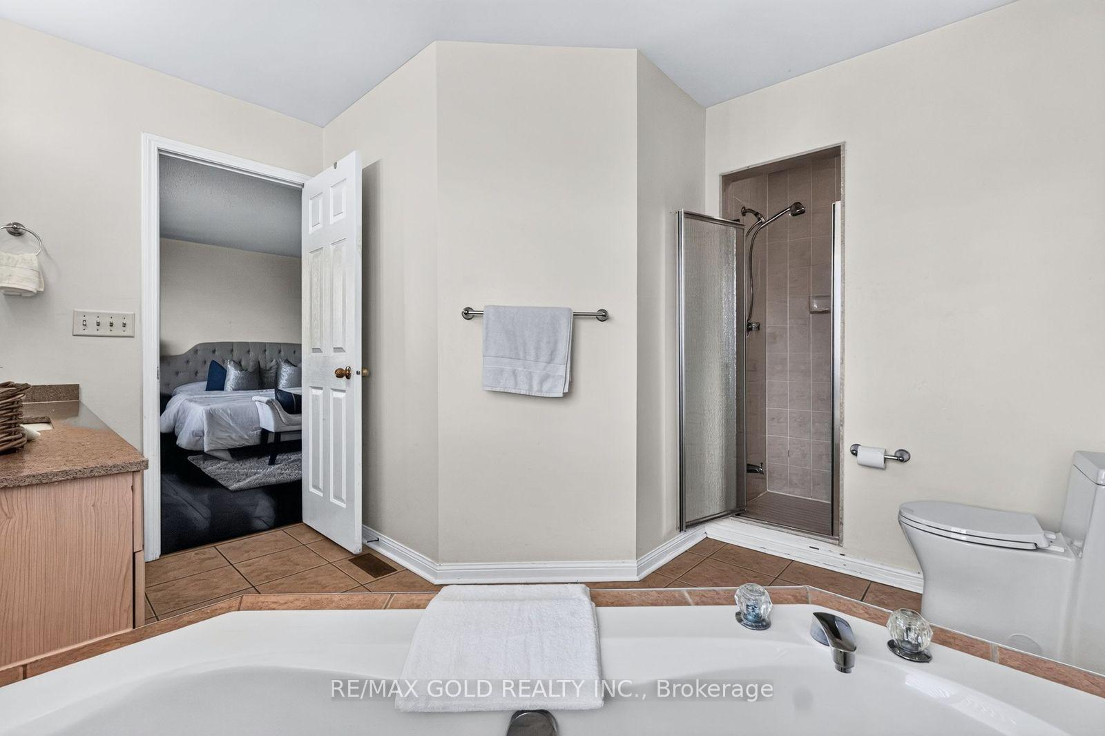 Photo 26 of 70 Maldives Crescent, Brampton, Vales of Castlemore — HOMEH