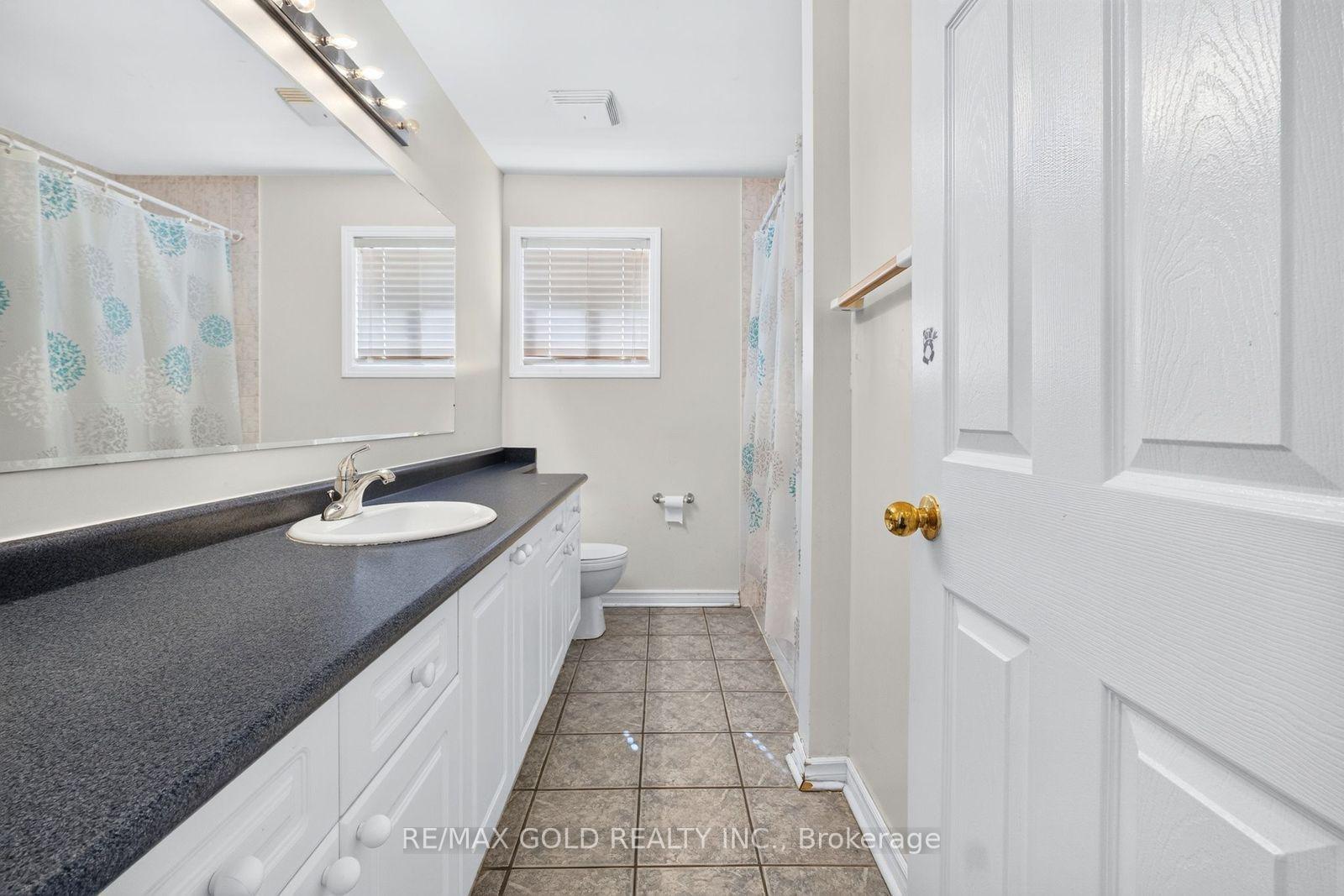 Photo 29 of 70 Maldives Crescent, Brampton, Vales of Castlemore — HOMEH