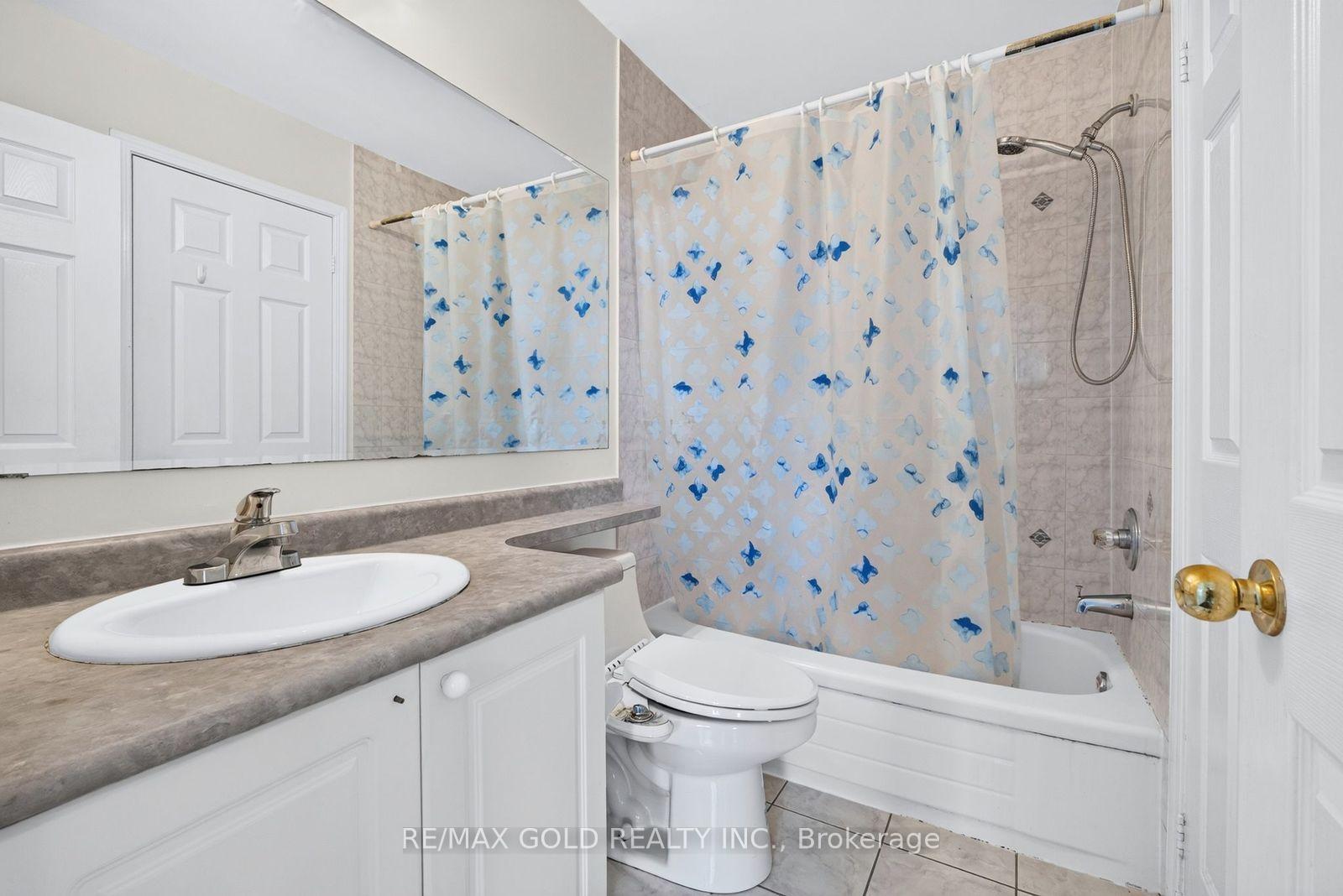 Photo 31 of 70 Maldives Crescent, Brampton, Vales of Castlemore — HOMEH