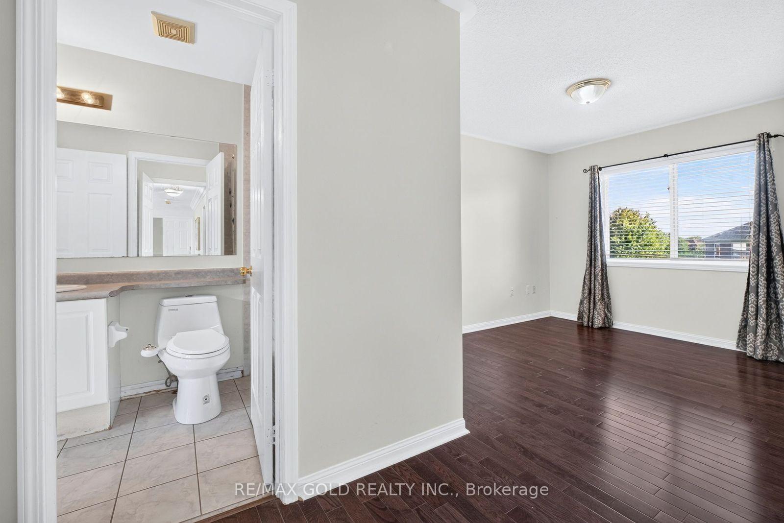 Photo 32 of 70 Maldives Crescent, Brampton, Vales of Castlemore — HOMEH