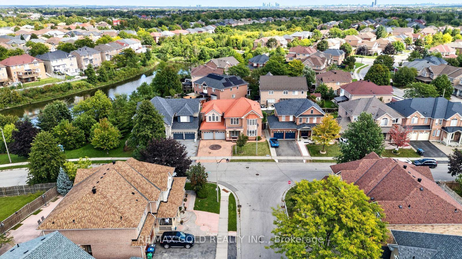 Photo 49 of 70 Maldives Crescent, Brampton, Vales of Castlemore — HOMEH