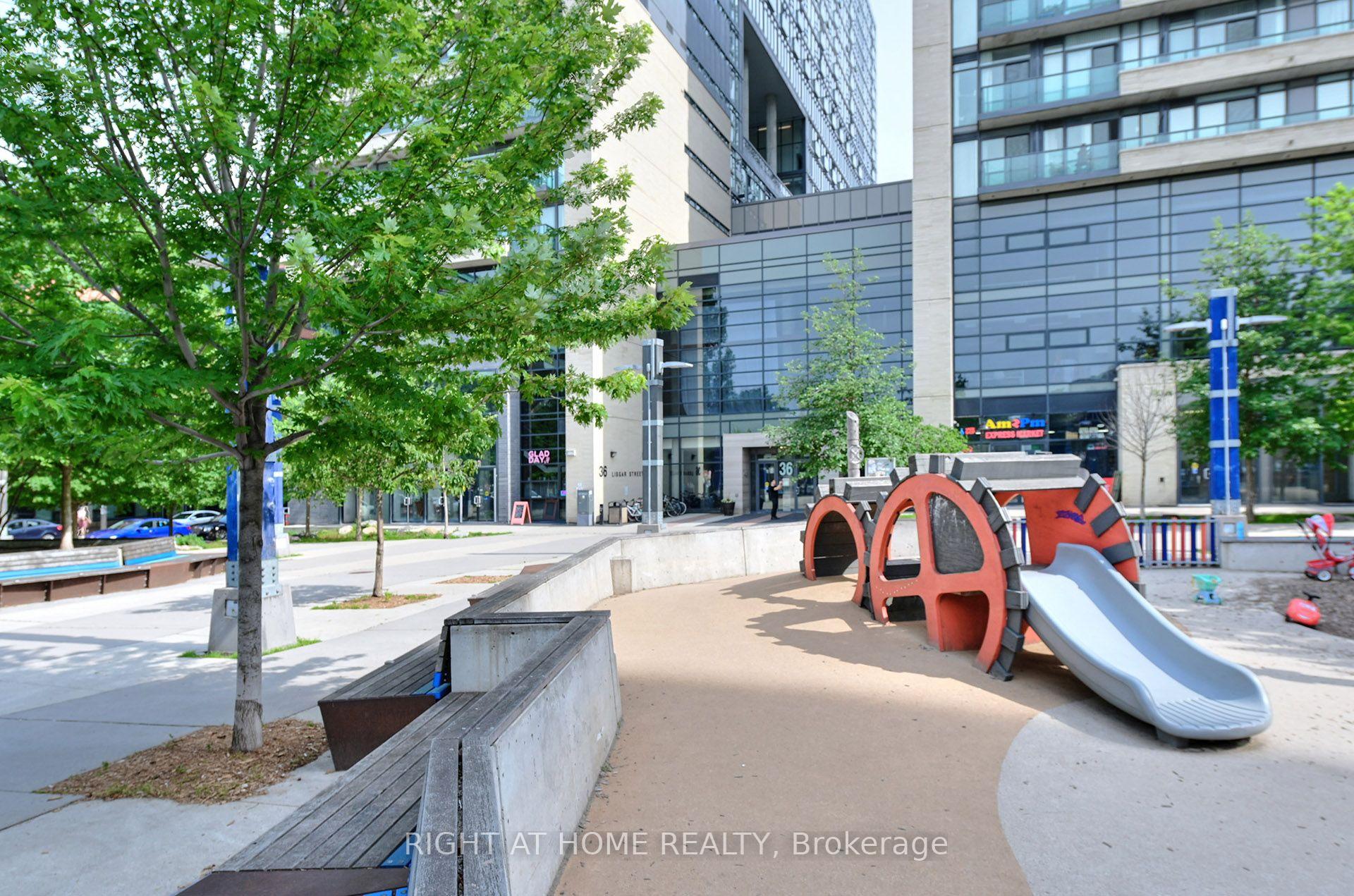 Photo 3 of Unit 1511W, 36 Lisgar Street, Toronto, Little Portugal — HOMEH
