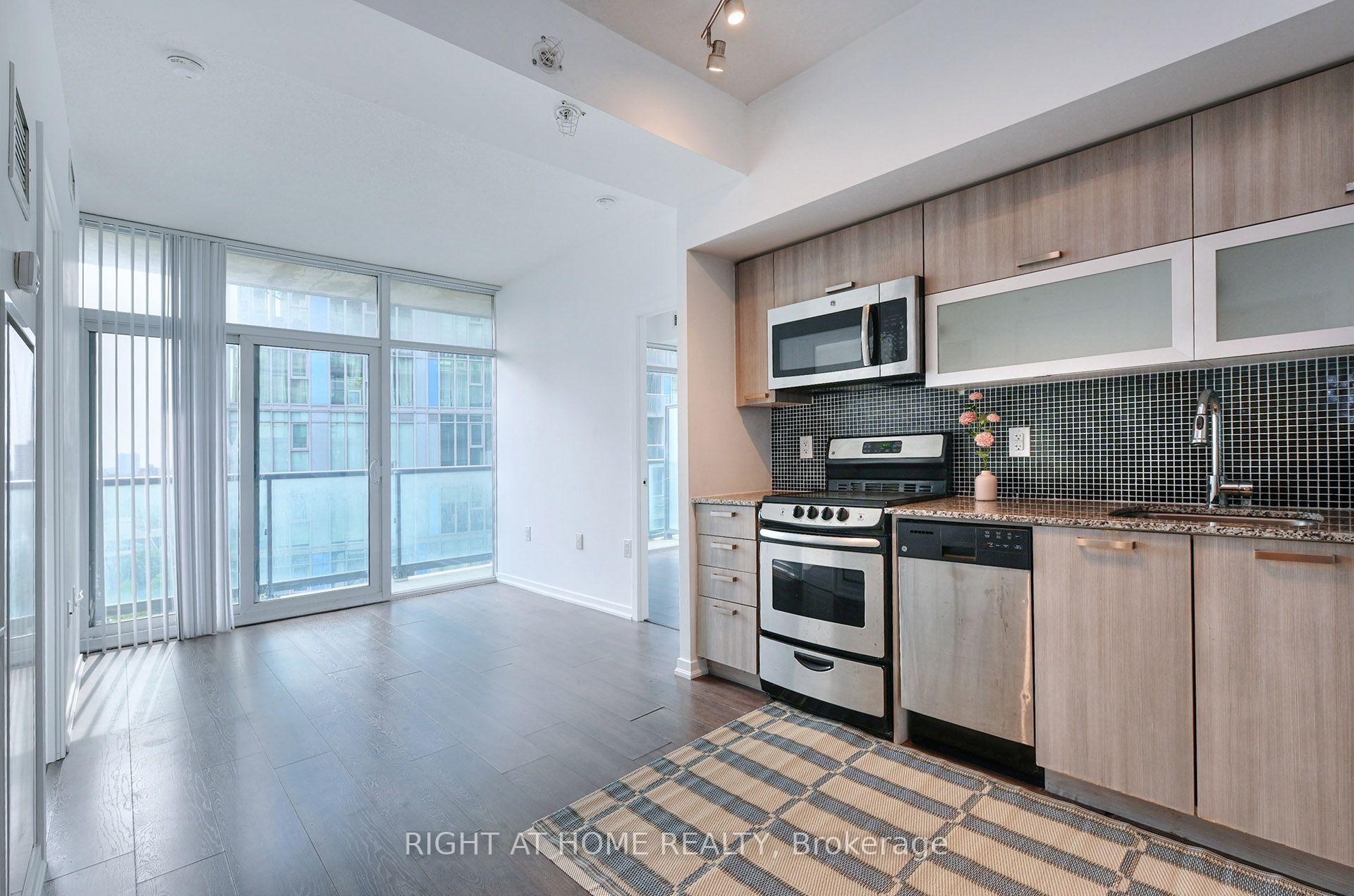Photo 6 of Unit 1511W, 36 Lisgar Street, Toronto, Little Portugal — HOMEH