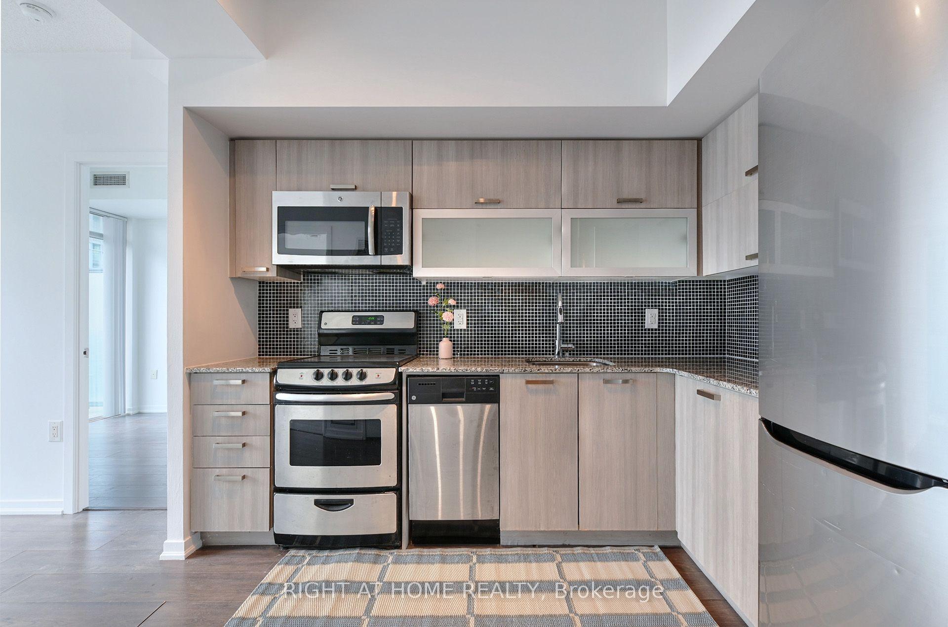 Photo 7 of Unit 1511W, 36 Lisgar Street, Toronto, Little Portugal — HOMEH