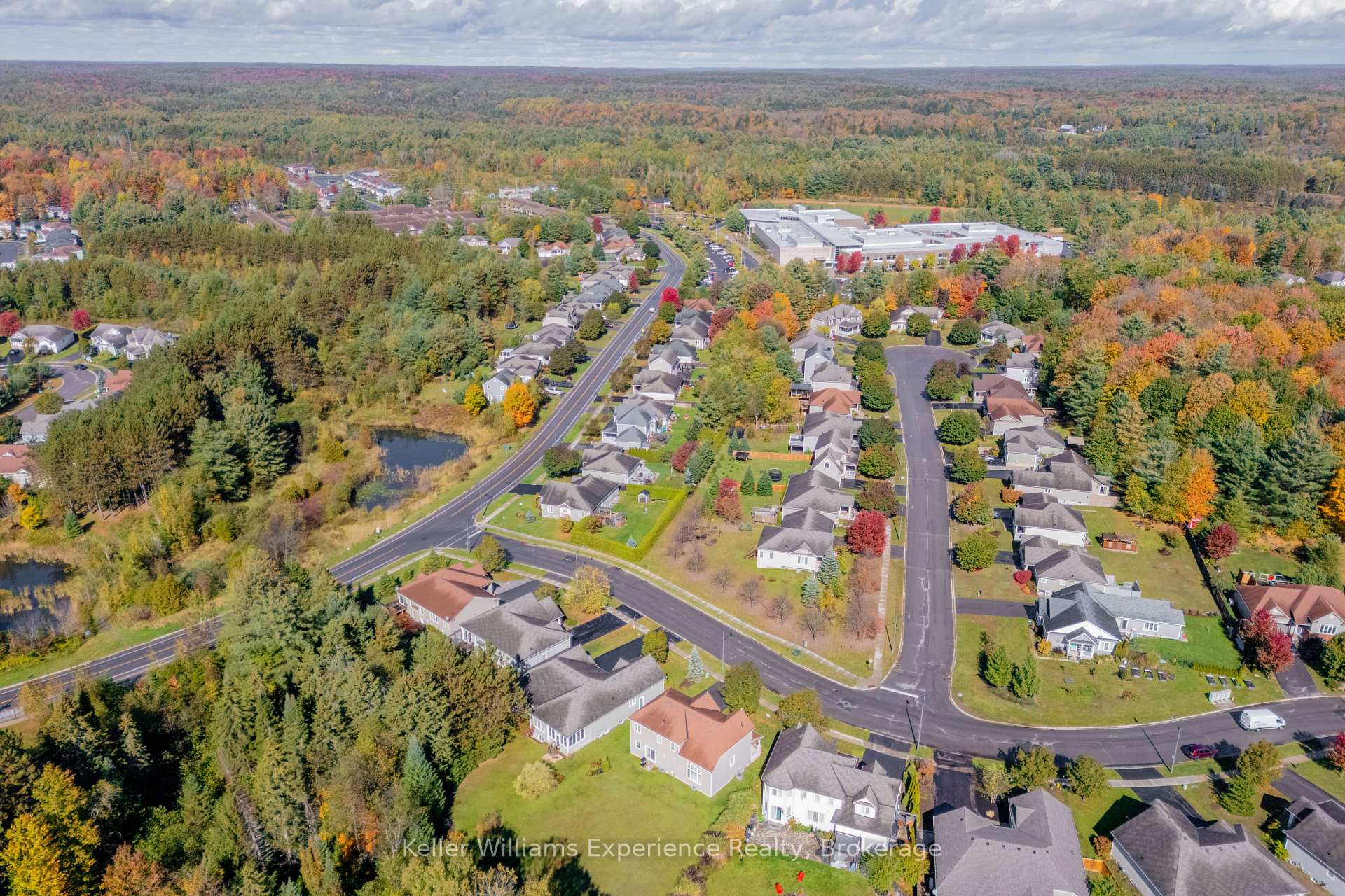 Photo 61 of 6 Pheasant Run, Bracebridge, Macaulay — HOMEH