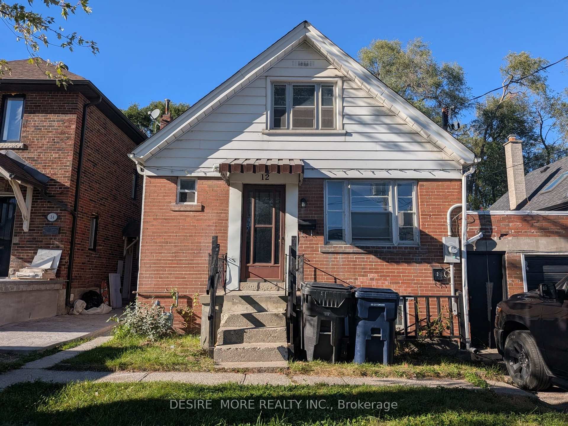Photo 2 of 12 Ranee Avenue, Toronto, Englemount-Lawrence — HOMEH