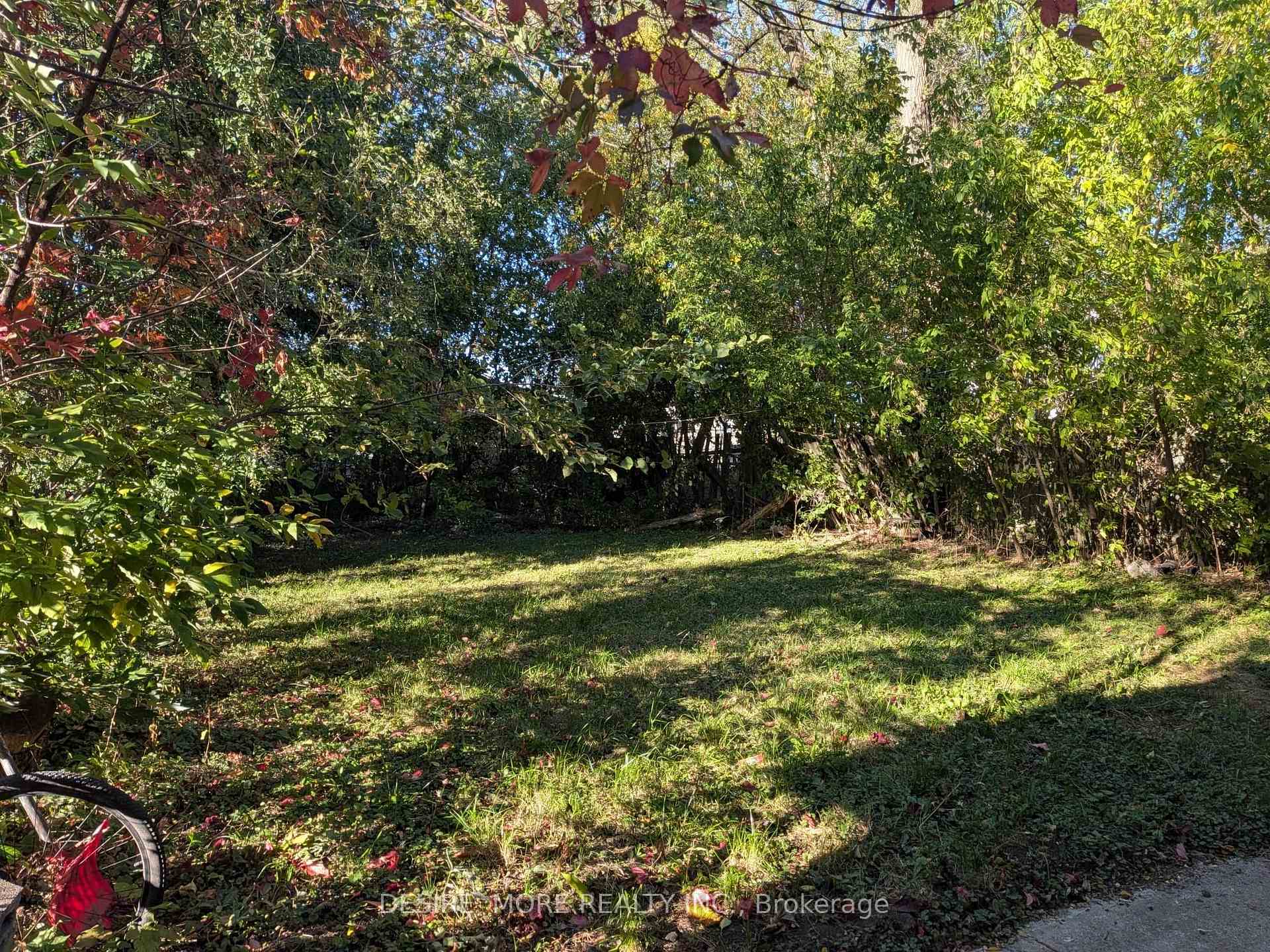 Photo 3 of 12 Ranee Avenue, Toronto, Englemount-Lawrence — HOMEH