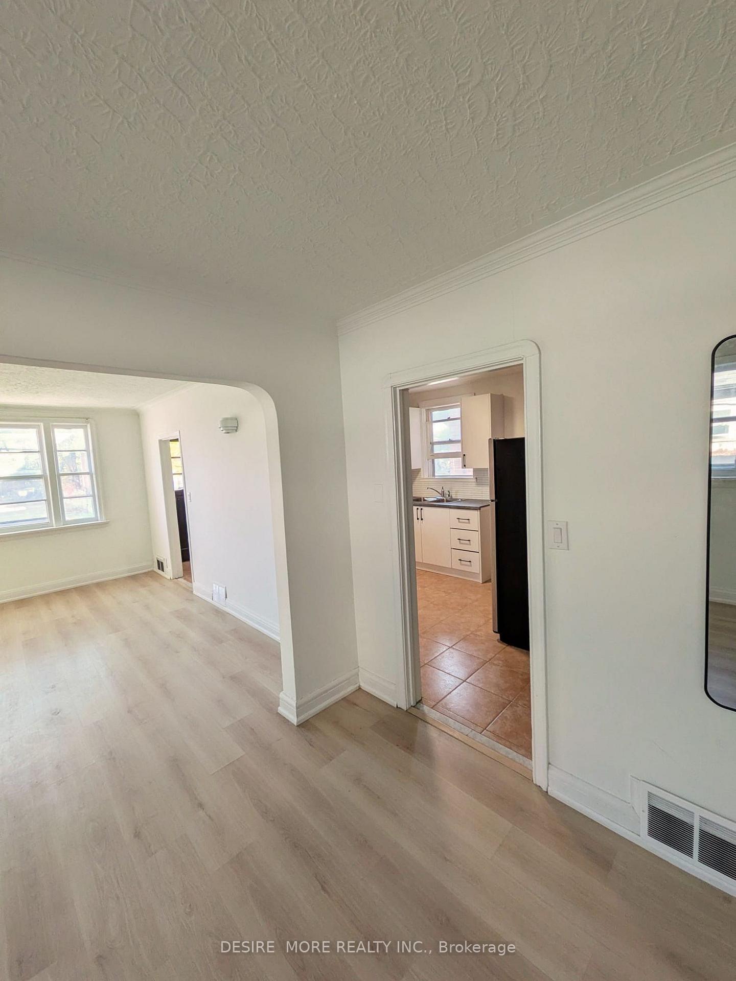 Photo 6 of 12 Ranee Avenue, Toronto, Englemount-Lawrence — HOMEH