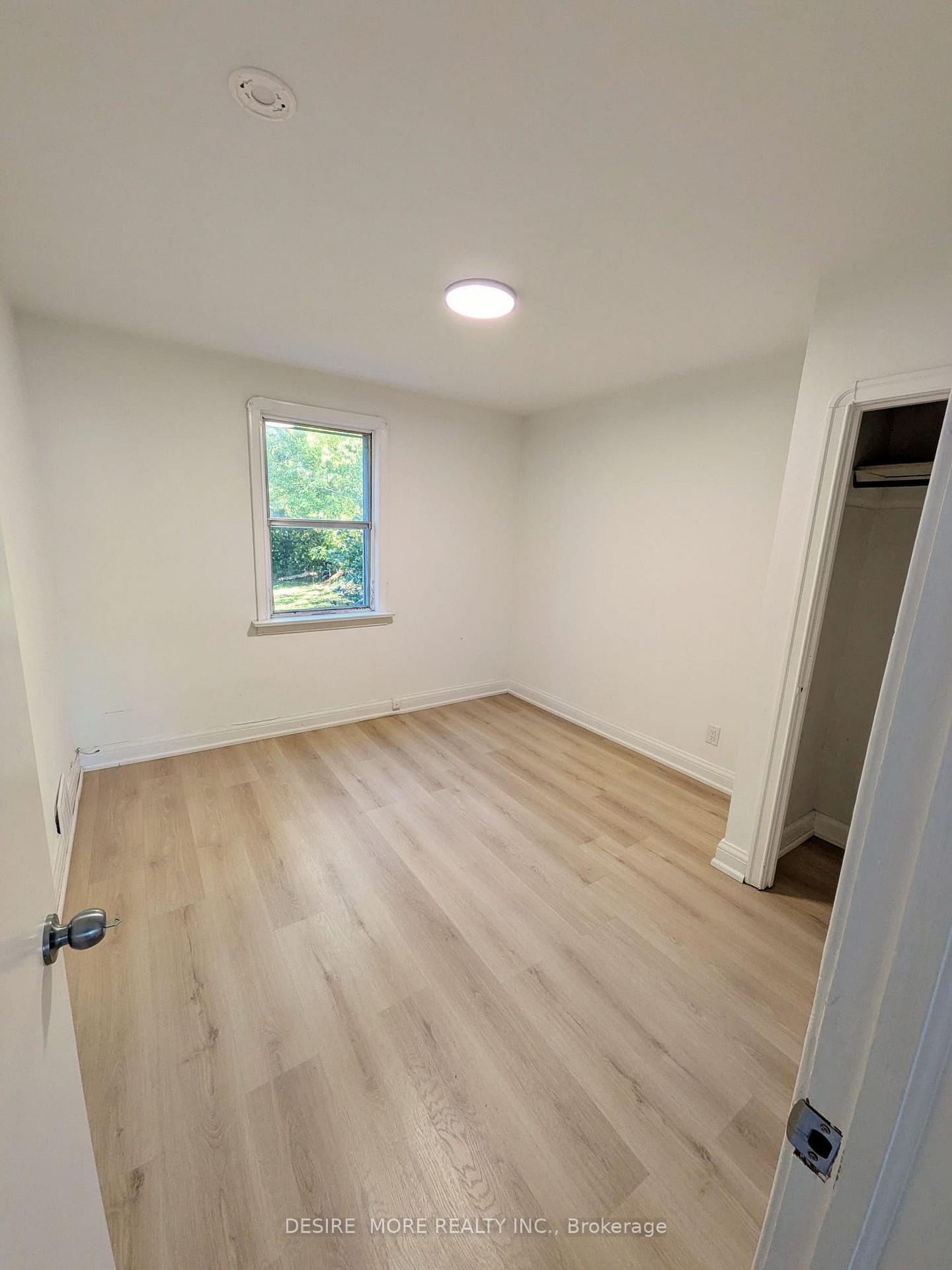 Photo 14 of 12 Ranee Avenue, Toronto, Englemount-Lawrence — HOMEH