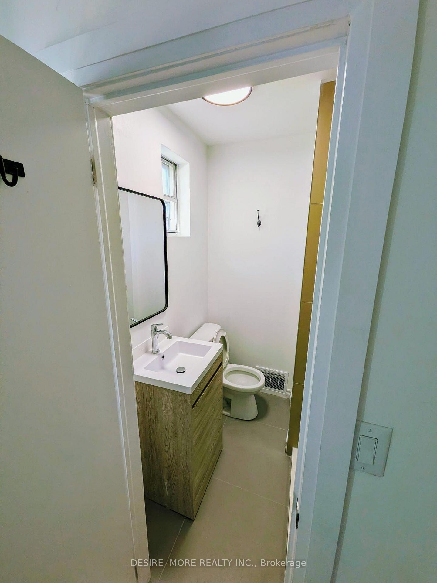 Photo 15 of 12 Ranee Avenue, Toronto, Englemount-Lawrence — HOMEH