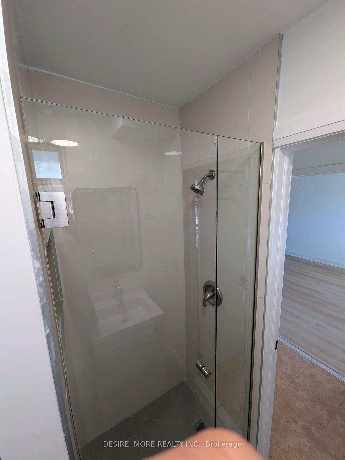Photo 16 of 12 Ranee Avenue, Toronto, Englemount-Lawrence — HOMEH